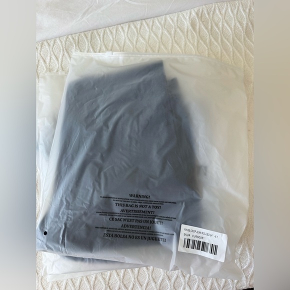 Measure & Made Cropped Jeans - Picture 3 of 5